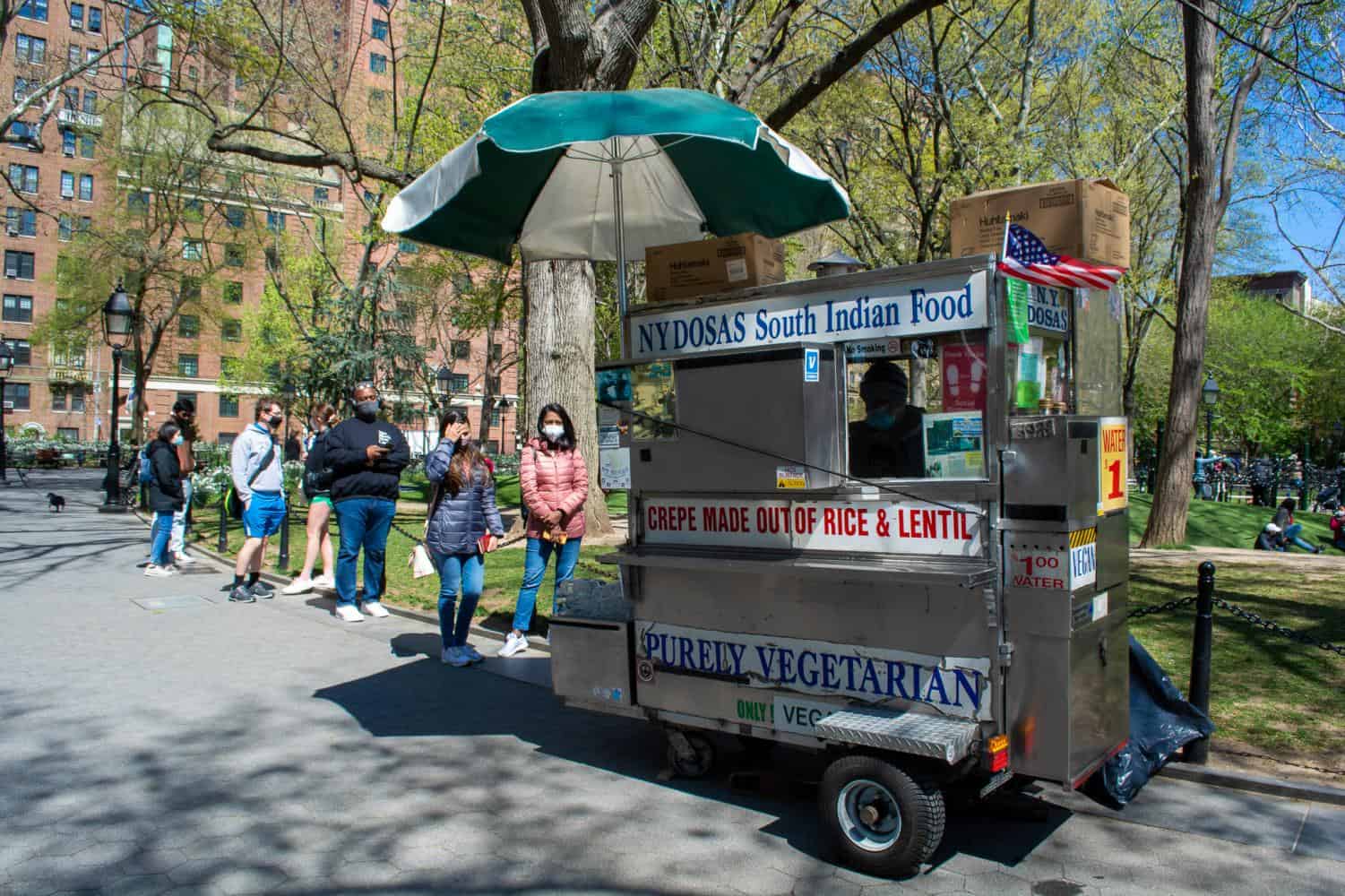 Best Street Food Spots Near Central Park