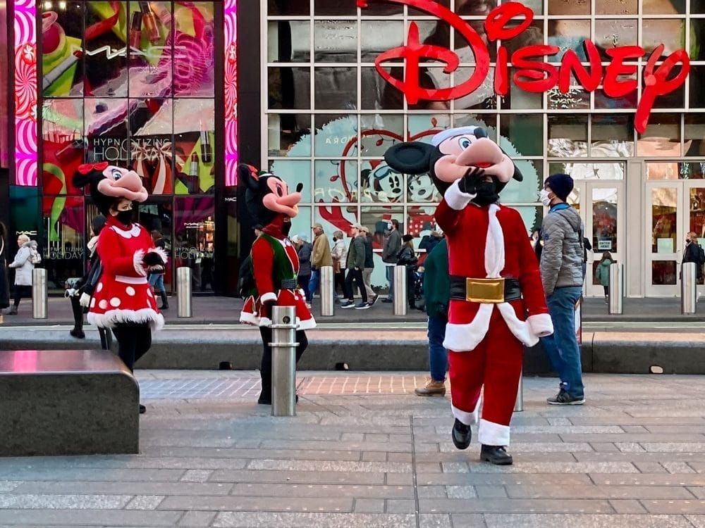 TIMES SQUARE STREET PERFORMERS